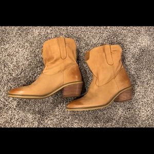 Crown Vintage Boots